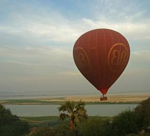 Ballonfahrt am frühen Morgen