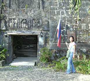 Eingang zum Fort mit Inschrift von 1667