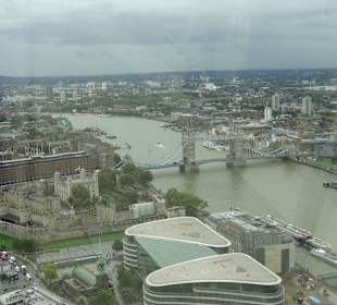 Blick auf Tower and Tower- Bridge