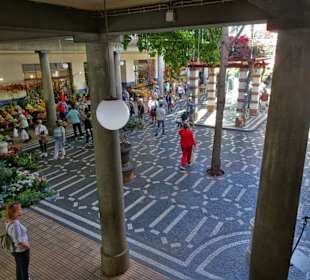 Rundgang durch die Markthalle von Funchal