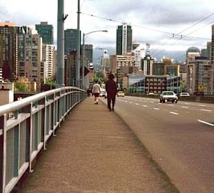 Granville Street, Auffahrt zur Granville Bridge