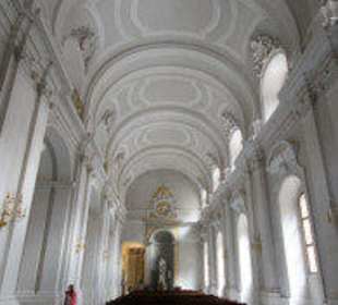 Blick in das Kirchenschiff