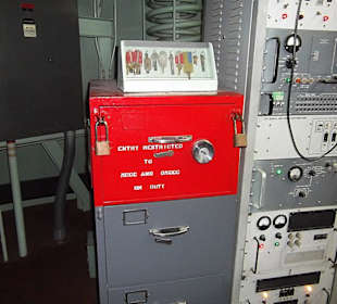 Safe mit den Zielangaben und Abschuss-Codes