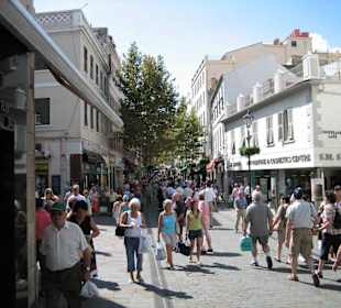 Main Street. Hauptgeschäftsstrasse