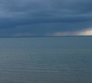 Regen über der Ostsee