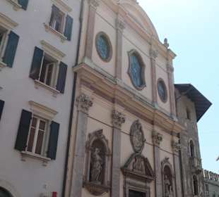 Die Chiesa dell'Annunziata neben dem Domplatz