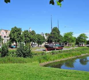 Am Schleusenpriel mit der "Hermine"