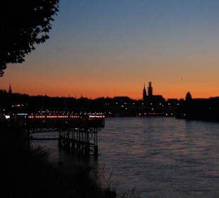 Basel vom Rheinufer aus