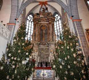 Hochaltar im Chorabschluss