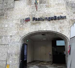 Eingang zur Talstation der FestungsBahn