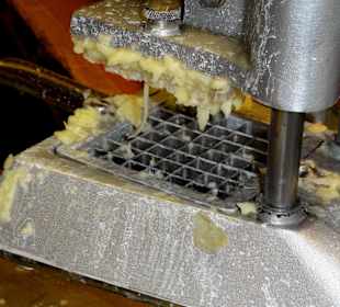 Pommes Frites-Presse auf dem Freimarkt