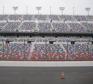 Beeindruckende Zuschauertribuene