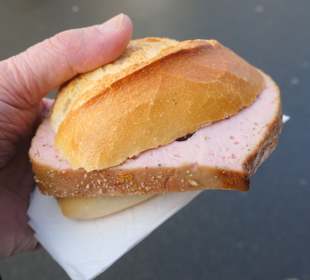 Ein LKW (Leberkäsweck) von der Metzgerei Faber