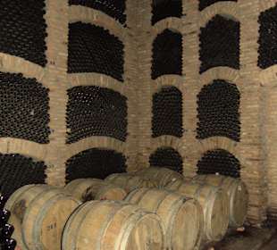 JSC Corporation Kindzmarauli Weingut