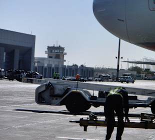 Arbeiten am Flugzeug