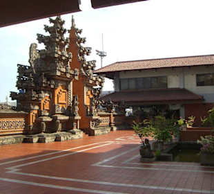 Am Flughafen auf Bali