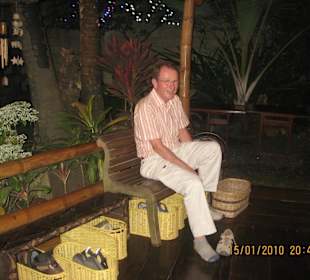 Schuhe müssen hier ausgezogen werden