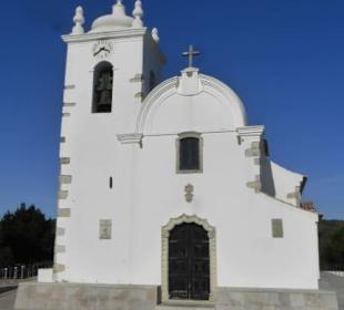 Die Mariä-Himmelfahrt-Kirche in Querença