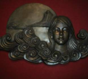 Heoine depiction at Museum