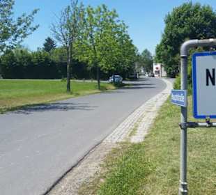 Zu den Parkplätzen von Neumarkt an der Raab