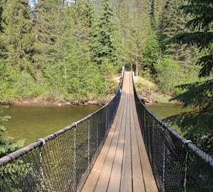 ....Fußgängerbrücke zur anderen Seite