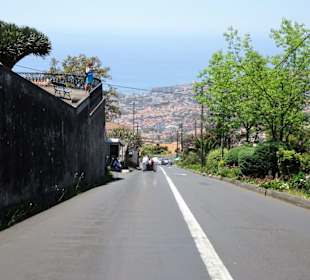 Impressionen von der Abfahrt der Korbschlitten