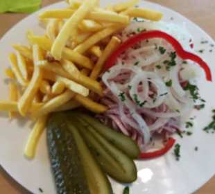Wurstsalat mit Pommes fritz