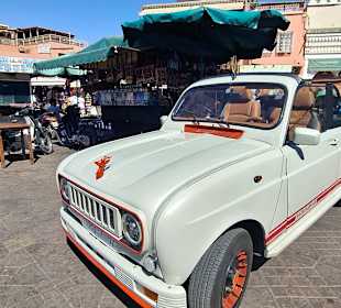 Auf dem Gauklerplatz Marrakesch 