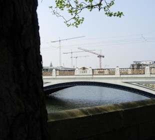 Ponte sul fiume