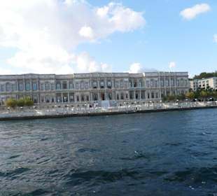 Einer von vielen Palästen