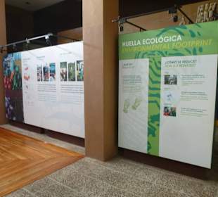 In der Station viele Erklärungen