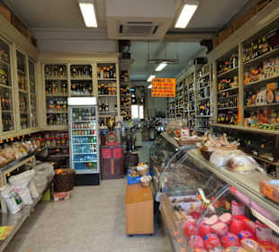 Blick in den Feinkostladen Mercearia do Bolhão