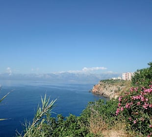 Blick auf das Meer und das Taurus-Gebirge