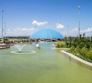 See mit Springbrunnen