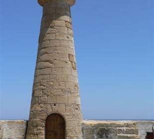 Turm an der Hafenmauer