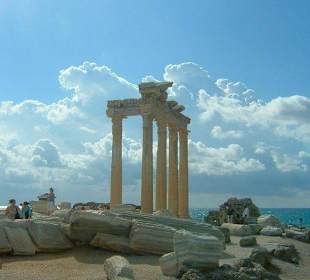 Le temple d'Apollon à Side