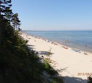 Widok ze schodów na plażę