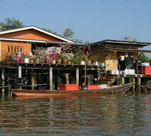 Auf dem Ta Pee-Fluss