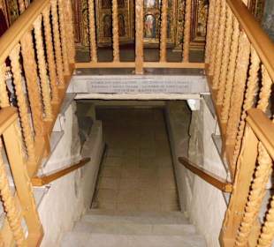 Treppe zur Krypta