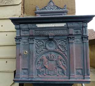 Historischer Briefkasten