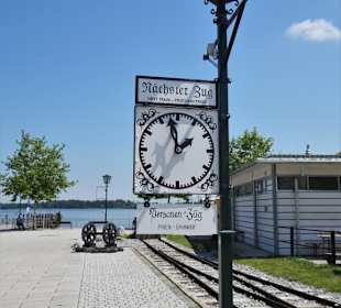 Am Bahnhof der Chiemseebahn