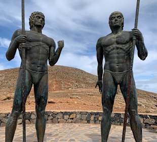 Bronzestatuen von Ayose und Guize