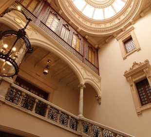 Treppe zum Museum
