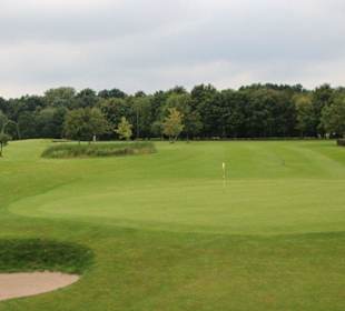 Durch Bunker geschützte Grüns