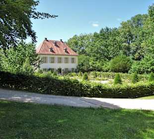 Blick auf Haus und Garten von Monplaisir