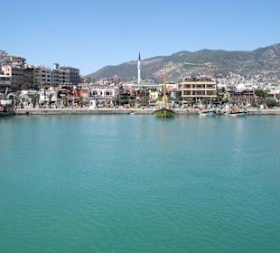 Meeresansicht auf den Hafen von Alanya