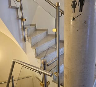 Treppenhaus zu den Toiletten