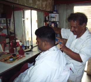 Herrn und Damenfrisör Aluthgama