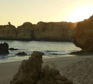 An der Praia Sao Rafael zum Sonnenuntergang