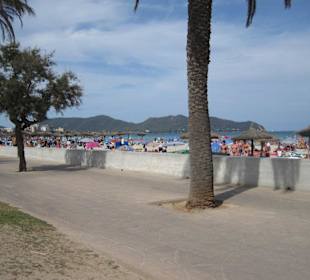 Strand mit Promenade 
